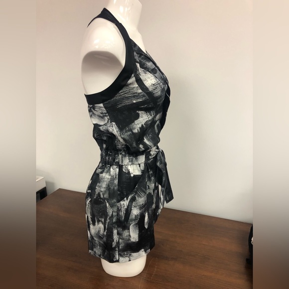 GUESS LOS ANGELES MESH RACER BACK ROMPER IN SIZE EXTRA SMALL - Picture 3 of 9